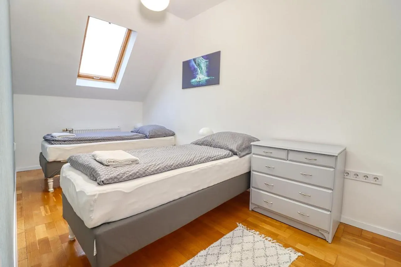 Cinemapartman Eger Apartman